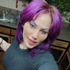 Meet your Posher, Raquel